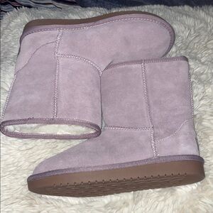 girls ugg boots in Light Purple